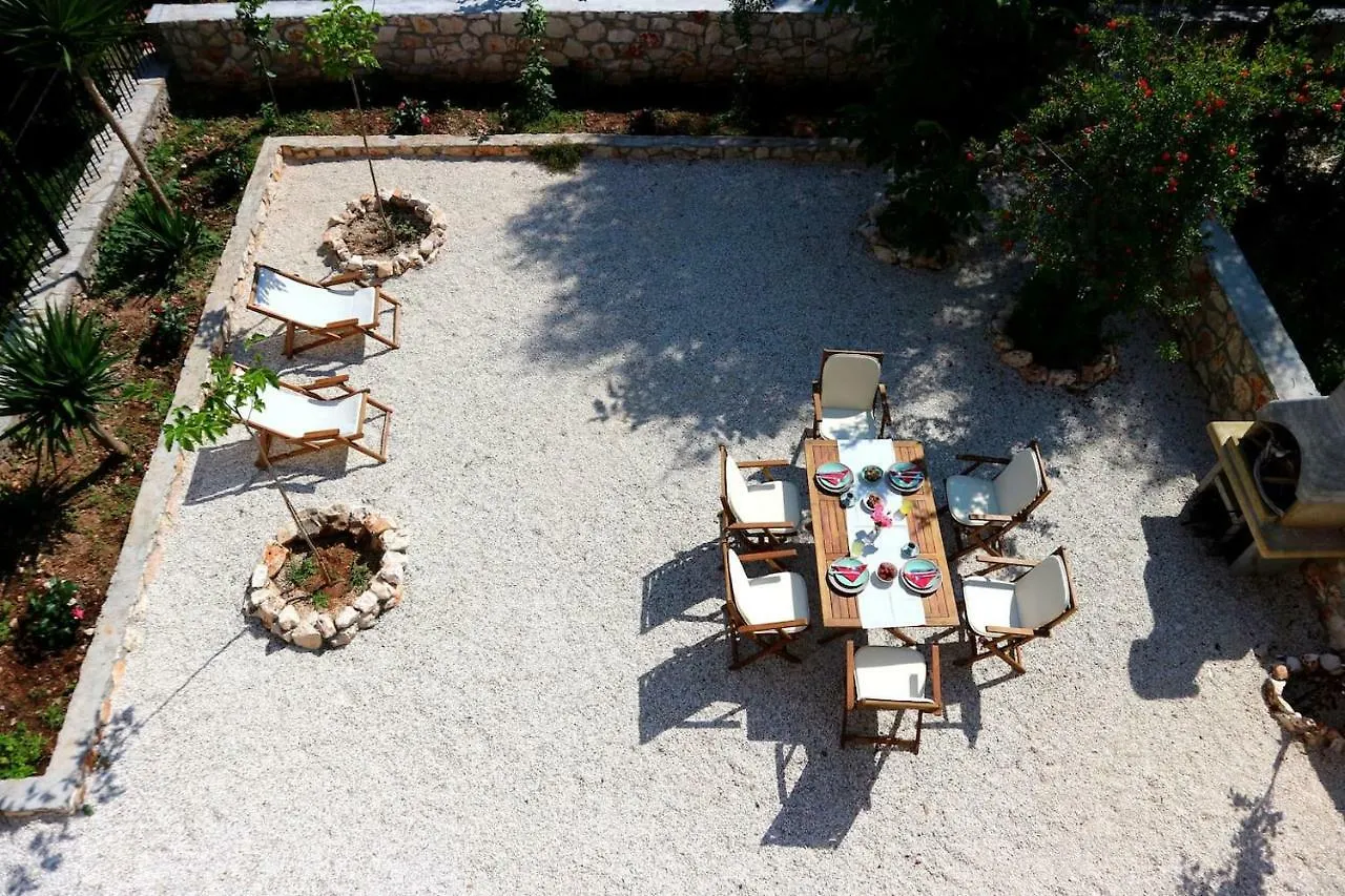 Luxurious Apartments Angelina 2 Karavomylos 0*,  Greece